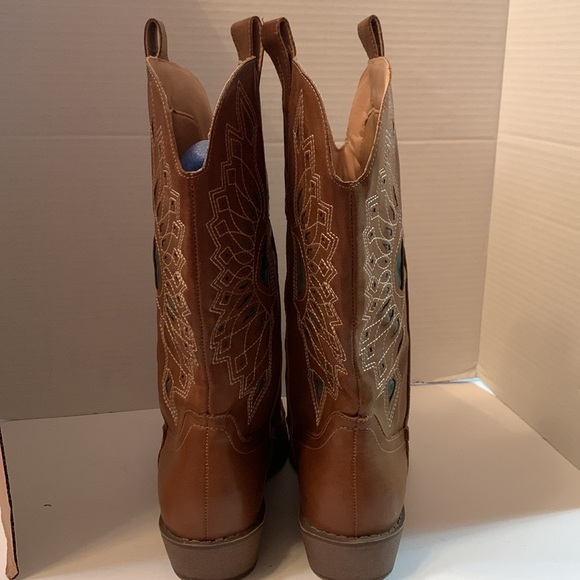 Coconuts by Matisse Cimmaron size 8.5M brown Bandalero embroidered cut outs. - Picture 4 of 7